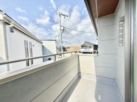 �o���R�j�[�@������ �G�߂̈ڂ낢����������J���I�ȋ�Ԃł�