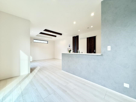 ���r���O�@���������R�Ɖ�b�����܂��A�S�n�悢�ЂƂƂ�