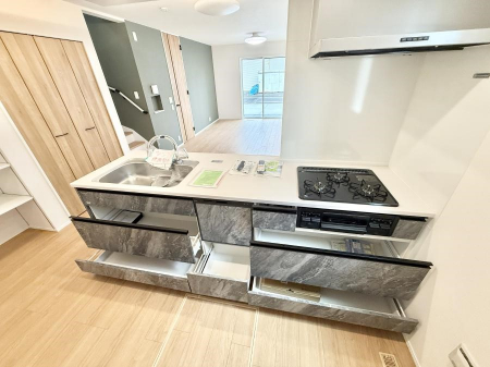 �L�b�`���@�������Ƒ����J��[�߂�A������̂���L�b�`��