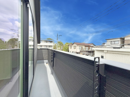 �o���R�j�[�@������ �G�߂̈ڂ낢����������J���I�ȋ�Ԃł�