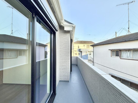 �o���R�j�[�@������ �G�߂̈ڂ낢����������J���I�ȋ�Ԃł�