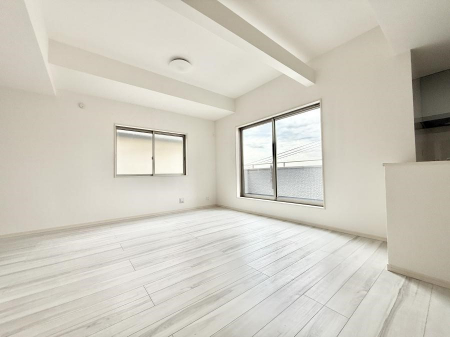 ���r���O�@���������R�Ɖ�b�����܂��A�S�n�悢�ЂƂƂ�