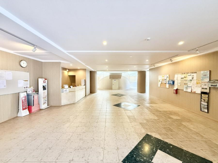 �G���g�����X�@�O�ρ��������̂���G���g�����X�͉��K�Ȗ����̎n�܂�����o���܂�