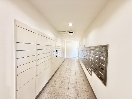 ���̑��@�O�ρ����S�ŃX���[�Y�ɉו����󂯎��āA�Z��������ɍœK