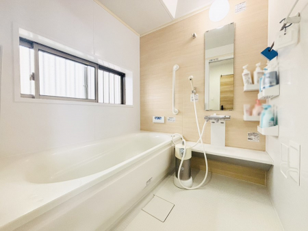 �����@����