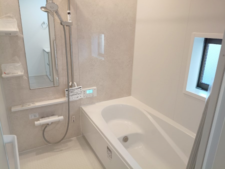 �����@����