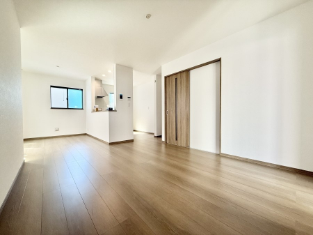 ���r���O�@���������났�ƏΊ炪�W�܂�A�S���܂郊�r���O