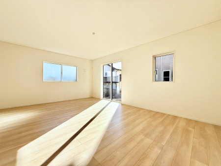 ���r���O�@���������S�n�̂����A���z�̃��r���O