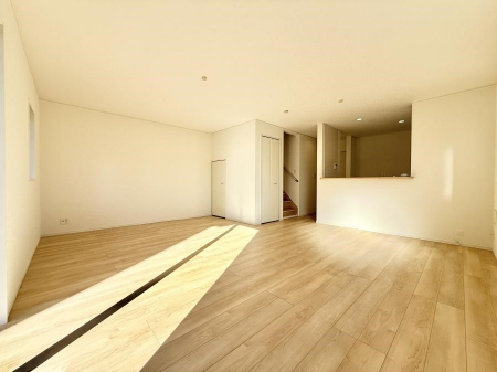 ���r���O�@���������R�Ɖ�b�����܂��A�S�n�悢�ЂƂƂ�