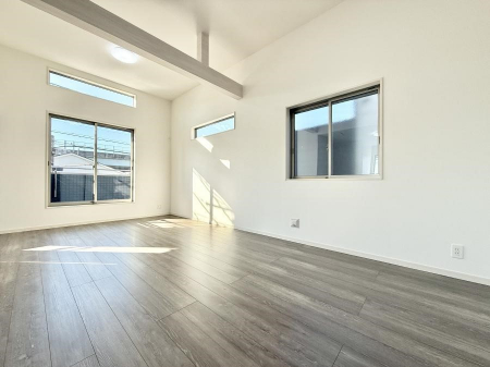 ���r���O�@���������R�Ɖ�b�����܂��A�S�n�悢�ЂƂƂ�