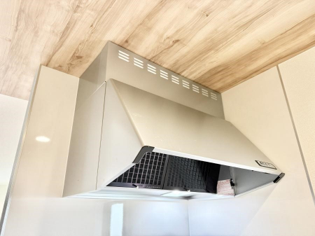 ���̑����ρ@�ݔ����������̏��C����������C��ɗU������A�����I�ɔr�����ł��܂��B