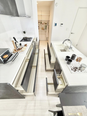 �L�b�`���@�������Ƒ����J��[�߂�A������̂���L�b�`��