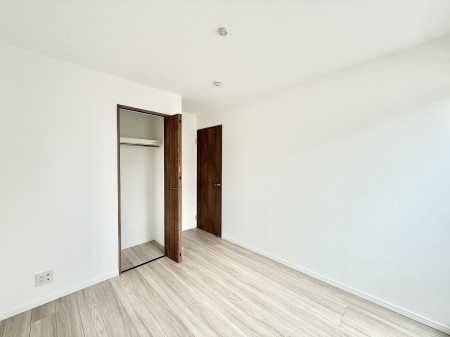 �Q���@����