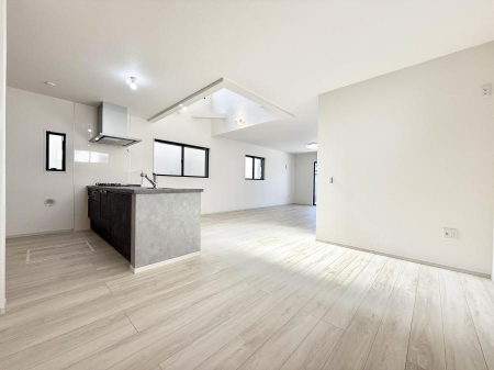 ���r���O�@���������났�ƏΊ炪�W�܂�A�S���܂郊�r���O