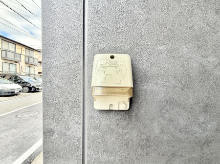 ���̑����ρ@�ݔ������O�ɓd���R���Z���g������΁A�������@�ő���O�ǂ�|������ȂǕ֗��ł��B