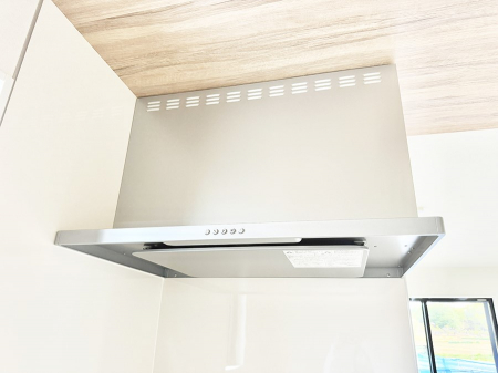 ���̑����ρ@�ݔ����������̏��C����������C��ɗU������A�����I�ɔr�����ł��܂��B