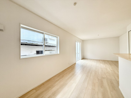 ���r���O�@���������R�Ɖ�b�����܂��A�S�n�悢�ЂƂƂ�