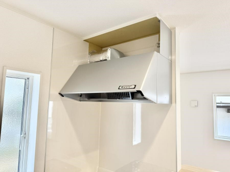 ���̑����ρ@�ݔ����������̏��C����������C��ɗU������A�����I�ɔr�����ł��܂��B