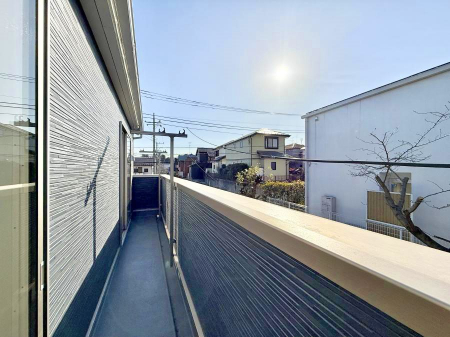 �o���R�j�[�@������ �G�߂̈ڂ낢����������J���I�ȋ�Ԃł�