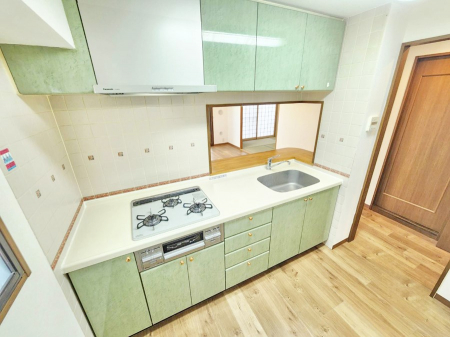 �L�b�`���@�������Ƒ����J��[�߂�A������̂���L�b�`��