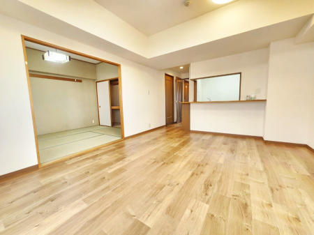 ���r���O�@���������S�n�̂����A���z�̃��r���O