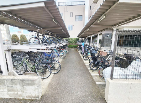 ���̑��@�O�ρ�������Ɛ������ꂽ���֏�ŁA���]�Ԃ̕ۊǂ����S�ł�