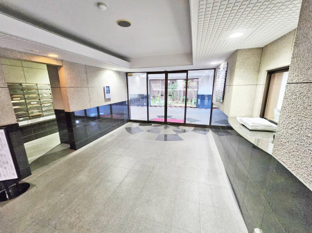 �G���g�����X�@�O�ρ��A�邽�тɈ��S����^���Ă����A���J�ɊǗ����ꂽ���L���