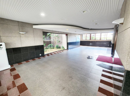 �G���g�����X�@�O�ρ��Ǘ��̍s���͂����G���g�����X�ň��S���ĕ�点����ł�