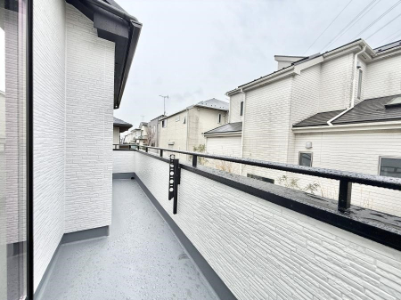 �o���R�j�[�@������ �G�߂̈ڂ낢����������J���I�ȋ�Ԃł�