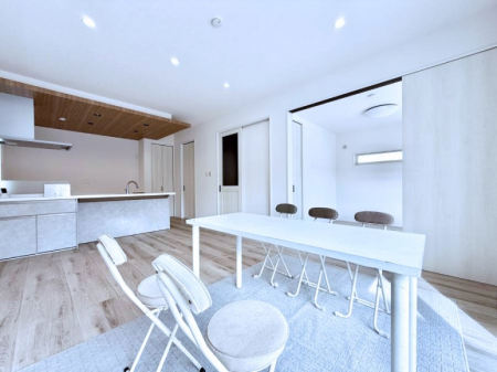 ���r���O�@���������R�Ɖ�b�����܂��A�S�n�悢�ЂƂƂ�