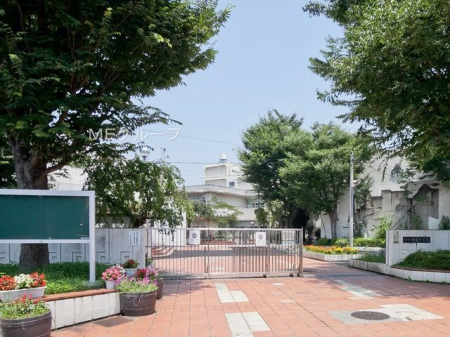 ���ӊ��@���w�Z 1600m ���l�s���������w�Z