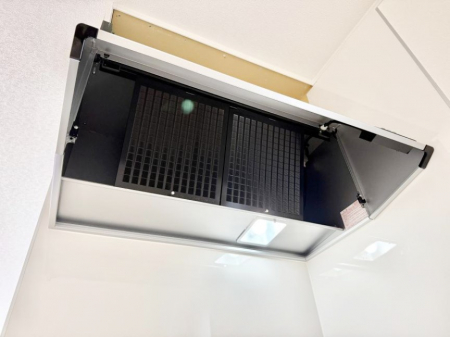 ���̑����ρ@�ݔ����������̏��C����������C��ɗU������A�����I�ɔr�����ł��܂��B