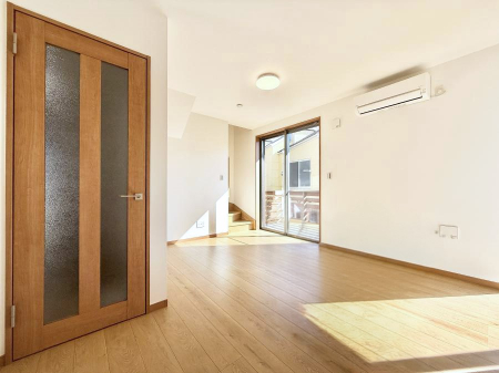 ���r���O�@���������R�Ɖ�b�����܂��A�S�n�悢�ЂƂƂ�