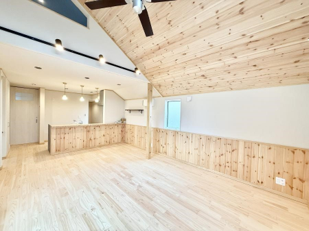 ���r���O�@���������R�Ɖ�b�����܂��A�S�n�悢�ЂƂƂ�