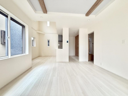 ���r���O�@���������났�ƏΊ炪�W�܂�A�S���܂郊�r���O