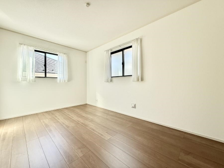 �Q���@����