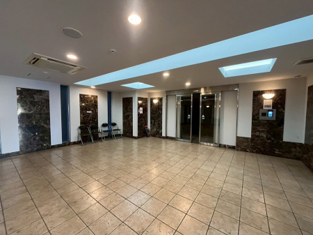 �G���g�����X�@�O�ρ��Ǘ��̍s���͂����G���g�����X�ň��S���ĕ�点����ł�