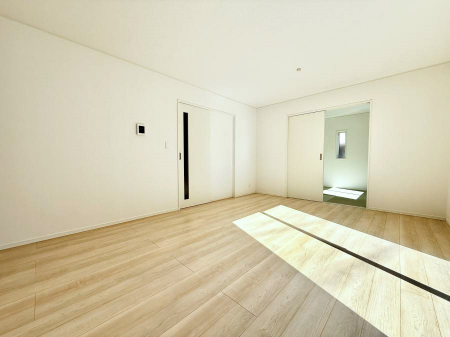 ���r���O�@���������S�n�̂����A���z�̃��r���O