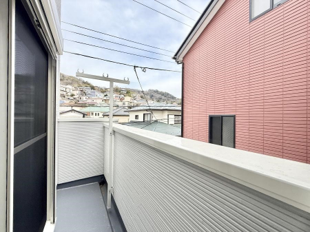 �o���R�j�[�@������ �G�߂̈ڂ낢����������J���I�ȋ�Ԃł�