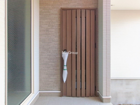 ���ց@�O��