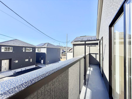 �o���R�j�[�@������ �G�߂̈ڂ낢����������J���I�ȋ�Ԃł�