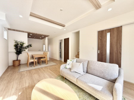 ���r���O�@���������났�ƏΊ炪�W�܂�A�S���܂郊�r���O