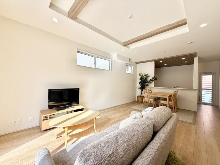 ���r���O�@���������R�Ɖ�b�����܂��A�S�n�悢�ЂƂƂ�