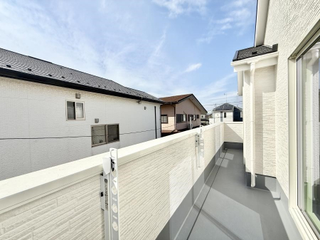 �o���R�j�[�@������ �G�߂̈ڂ낢����������J���I�ȋ�Ԃł�