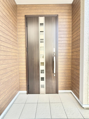 ���ց@�O�ρ� �V���v���Ŕ������A�Z�܂��̑���ۂ��ʂ錺�ւł�