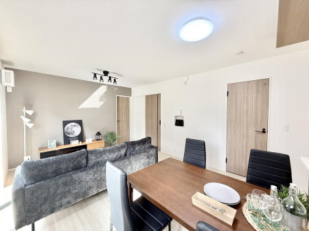 ���r���O�@���������S�n�̂����A���z�̃��r���O