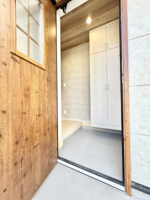 ���ց@������ �V���v���Ŕ������A���K�ȕ�炵�̓����