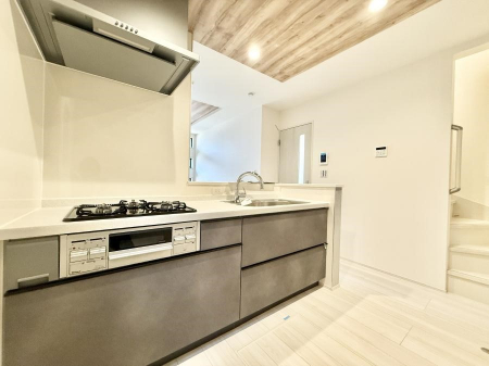 �L�b�`���@�������Ƒ����J��[�߂�A������̂���L�b�`��