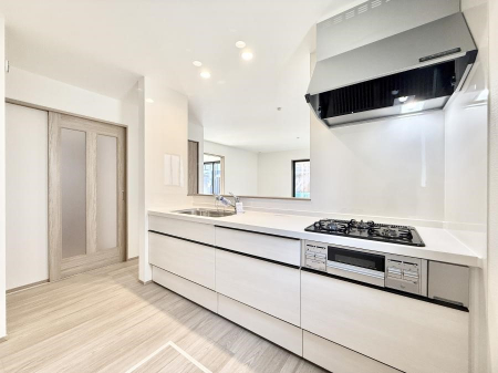 �L�b�`���@�������Ƒ����J��[�߂�A������̂���L�b�`��