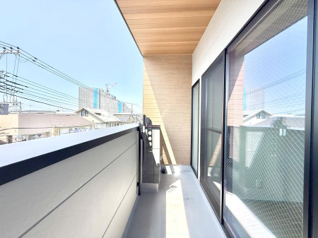 �o���R�j�[�@������ �G�߂̈ڂ낢����������J���I�ȋ�Ԃł�